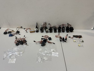 Cirrus/Futaba/HiTec/Vigor/Airtronics R/C Servos w/Hardware Packets (x30) LOT