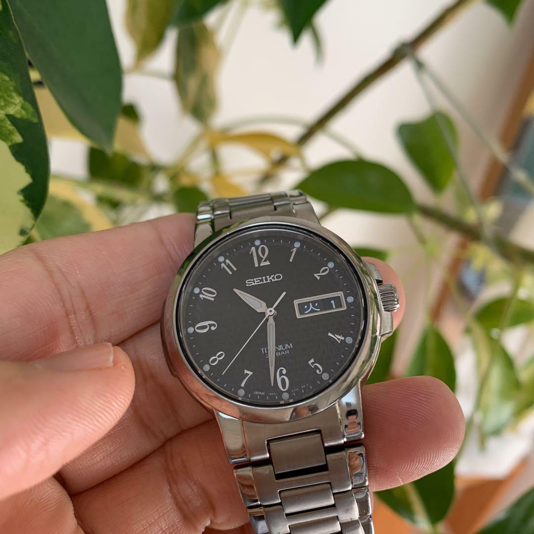 Seiko Rare Titanium Cal.7N43 Day Date Quartz Mens Watch Seiko Rare Titanium Cal.7N43 Day Date Quartz Mens Watch