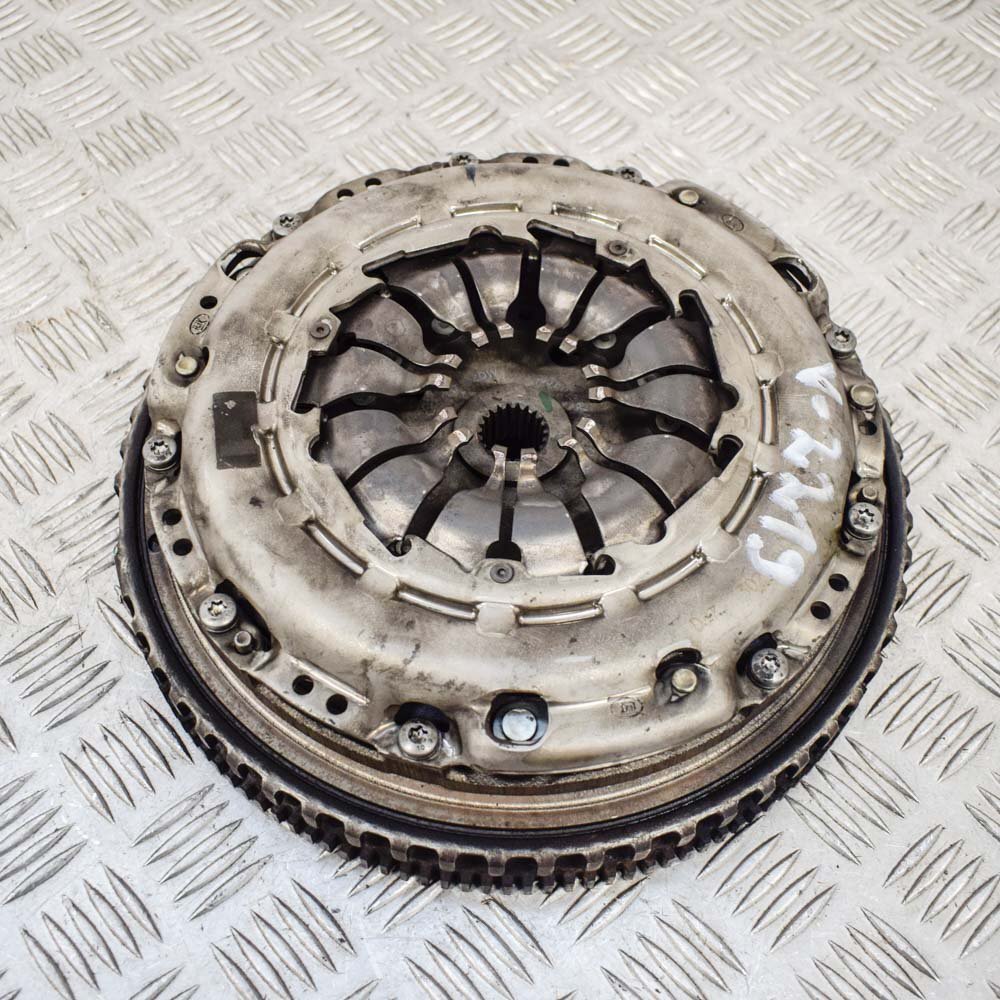 NISSAN QASHQAI Flywheel Clutch Set J11 1.2 DIGT 85kw 301013644R 2014