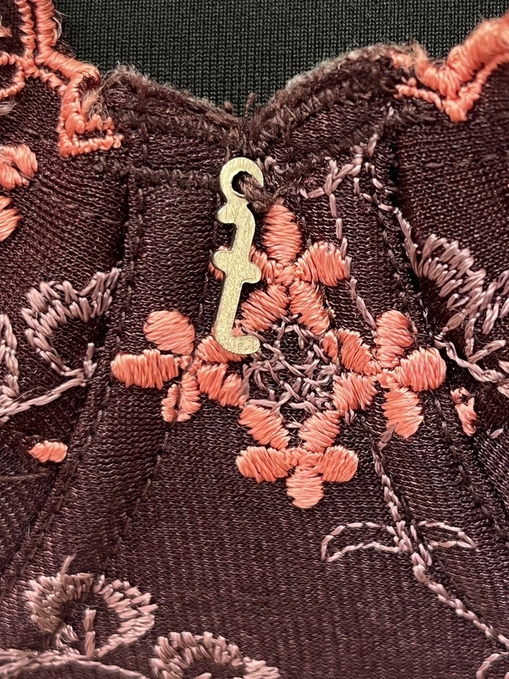 FREDERICKS of HOLLYWOOD Underwire Bra 34C Pink Embroidery On Dark Red - Image 4 of 4