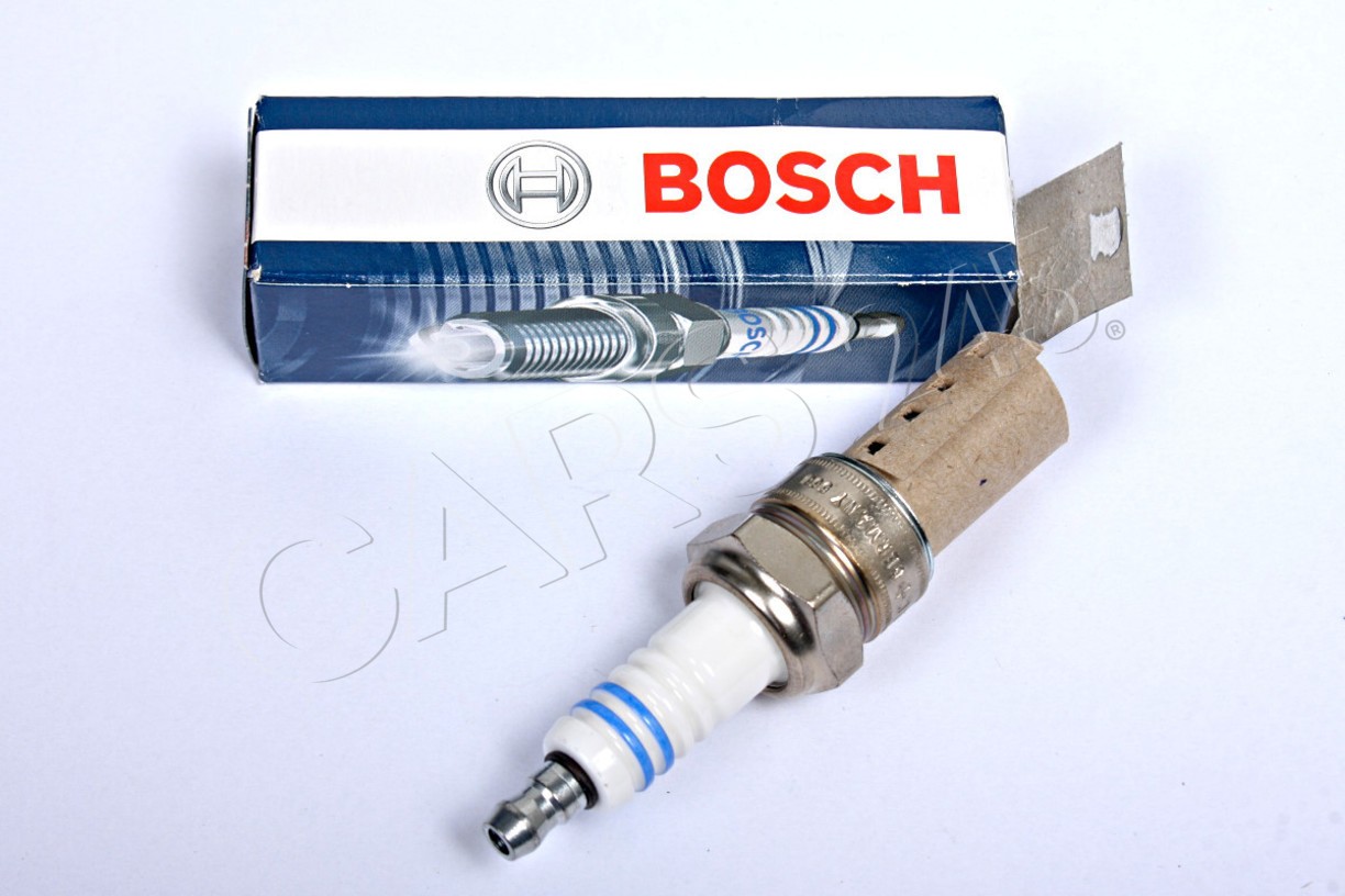 New Spark Plug For AUDI 100 4A C4 SEAT Inca SKODA VW 1.0-2.0L 1982-2005 BOSCH