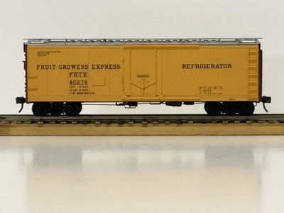 HO scale,ACCURAIL , Fruit Growers Express, Orange 40  Reefer #FHIX-40275
