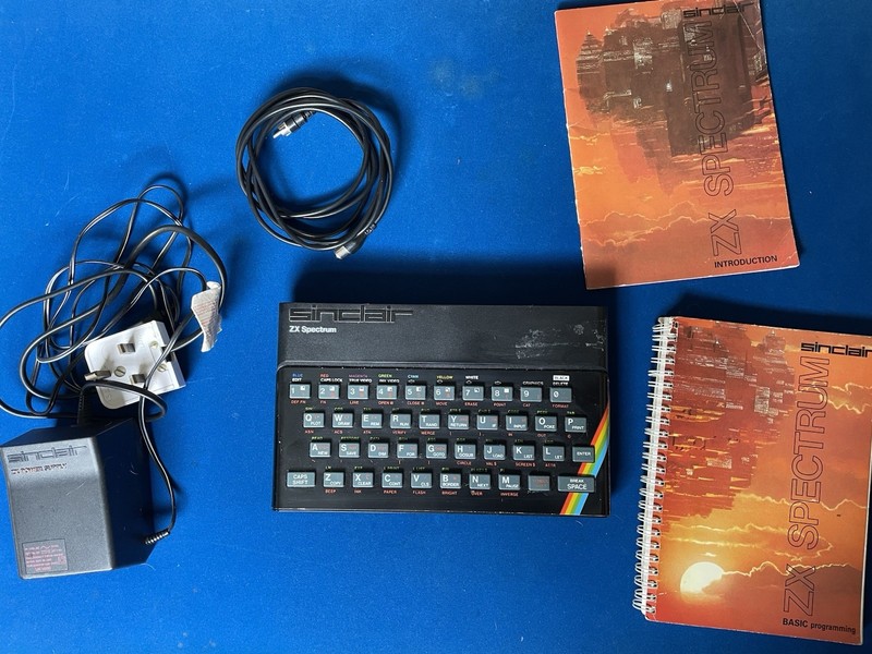 Sinclair ZX Spectrum 1982 & Power Pack TV Lead Manuals Powers On Spares Repair