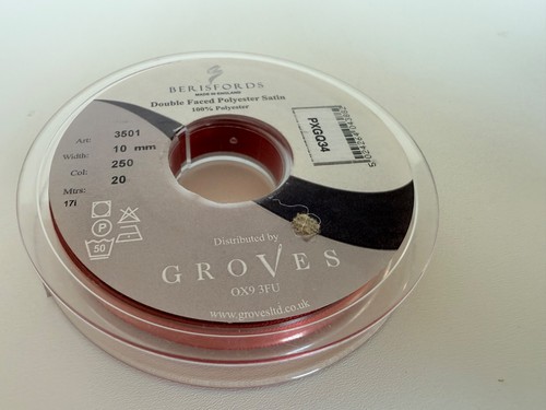 Berisfords Ribbon Red 3501 Double Faced Satin 20 Metres 10 mm - Picture 2 of 5