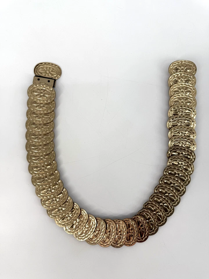 Cinto de cintura elástica medalhão tom dourado feminino tamanho único preto elástico floral link - Imagem 4 de 4