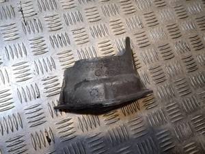 AUDI A6 4F2, C6 Lagerhalterung für Halbachsfederung 8K0407720 3.00 33418359