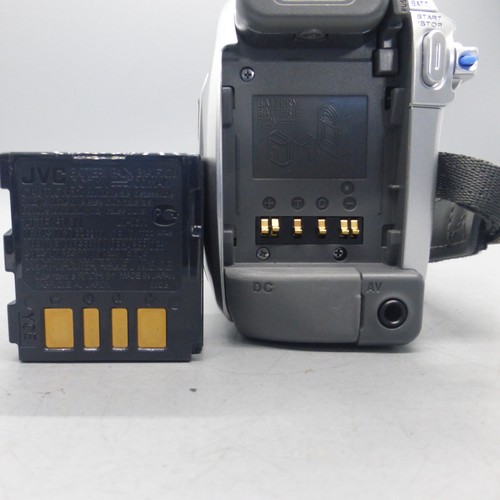 JVC GR-D390EK Handheld MiniDV Camcorder Silver Tested - Picture 8 of 10