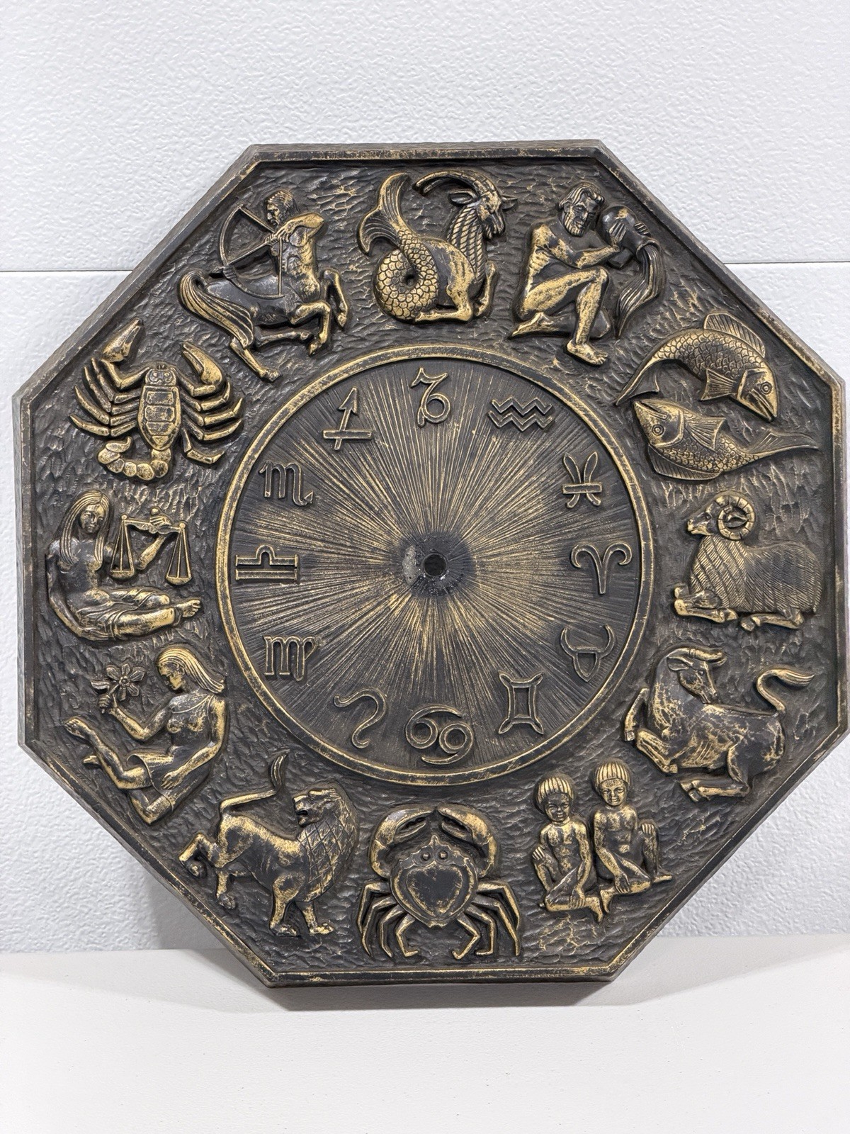 Vintage 1969 Dart Syroco Zodiac Wall Clock Astrology MCM 16" Raised Plaque 2046