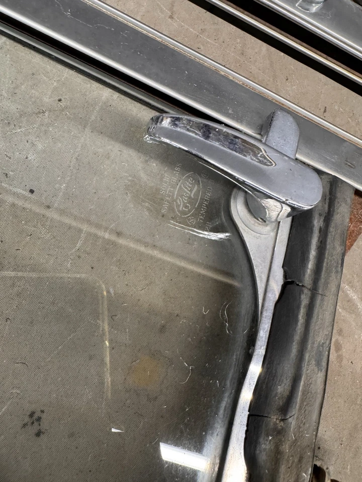 Ford Galaxie 1961 1962 sedán ventana de ventilación marcos de vidrio personalizados 500 LH RH Park Lane Foto 3 de 4