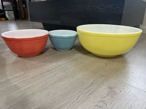 Set Of 3 Vintage Pyrex Nesting Mixing Bowls, Primary Colors-Blue, Red & Yellow