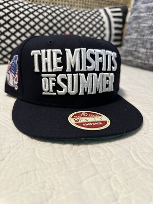 【極美品】NEW ERA　ミスフィッツ（The Misfits）コラボ　キャップ NEW ERA（ニューエラ） コラボ キャップ NEWERA 9THIRTY ミスフィッツ