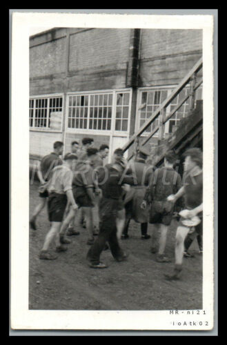 Foto, Segunda Guerra Mundial, cuartel Ari Prusia-Eylau, futbolista a.d.Weg to Kmp.-Fest, 5026-1381g - Imagen 1 de 2