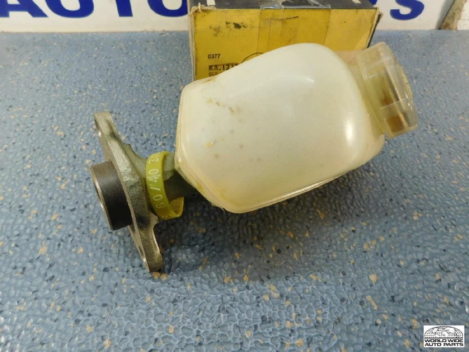 Cilindro maestro de freno de cricket Plymouth NOS Girling 64068927 1971-1972 Foto 2 de 4