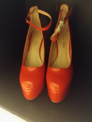 Plataforma roja Stilletto Chase and Chloe talla 7,5 - Imagen 4 de 5