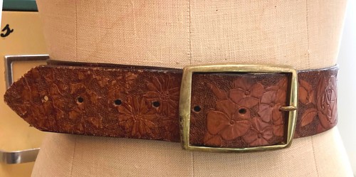 Vtg 70s Hand Tooled Leather Belt BOHO Distressed Floral Design Fits 26" - 31"