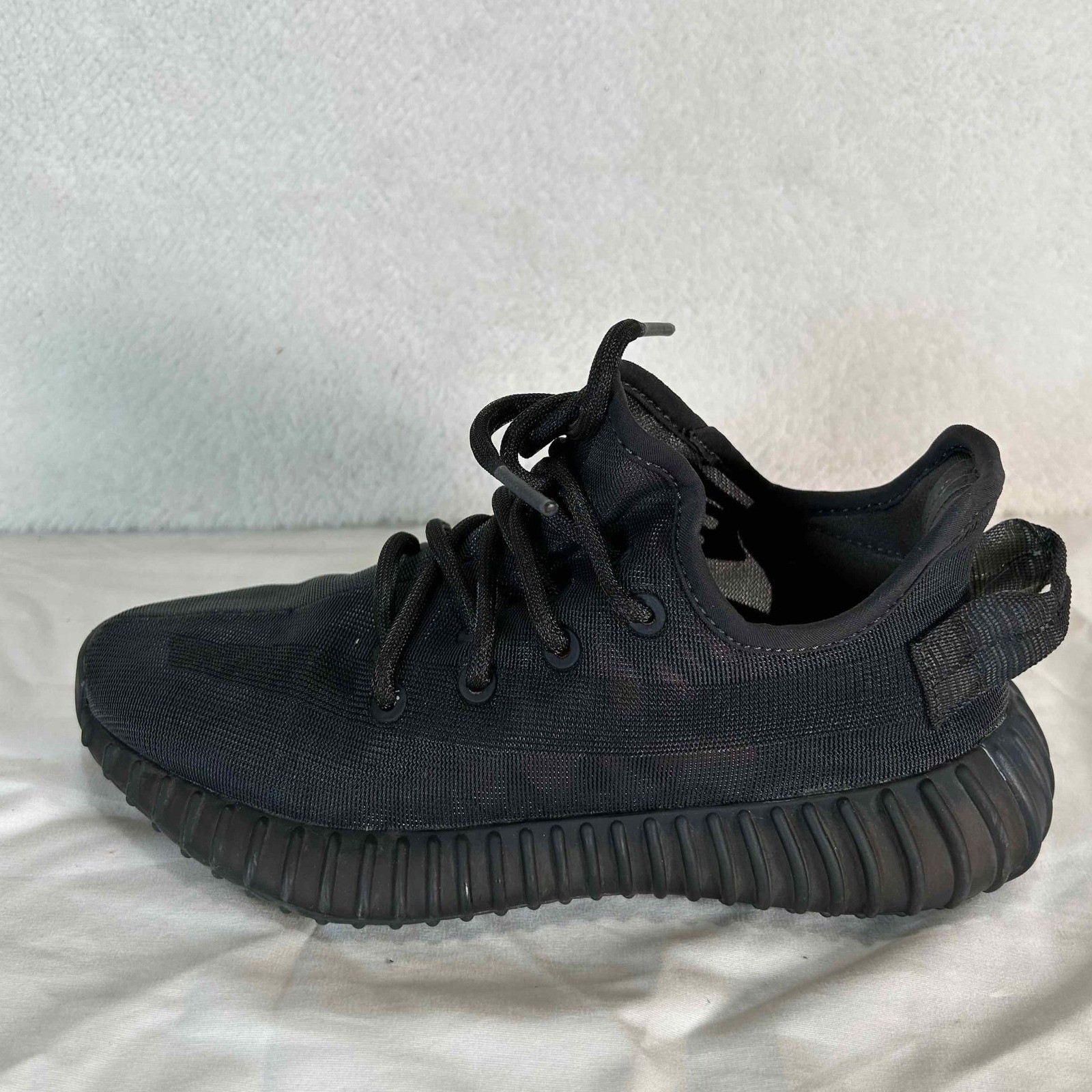 Adidas Yeezy Boost 350 V2 Originals Black Sneakers GX3791 Unisex Size 4.5 in Box thumbnail 20