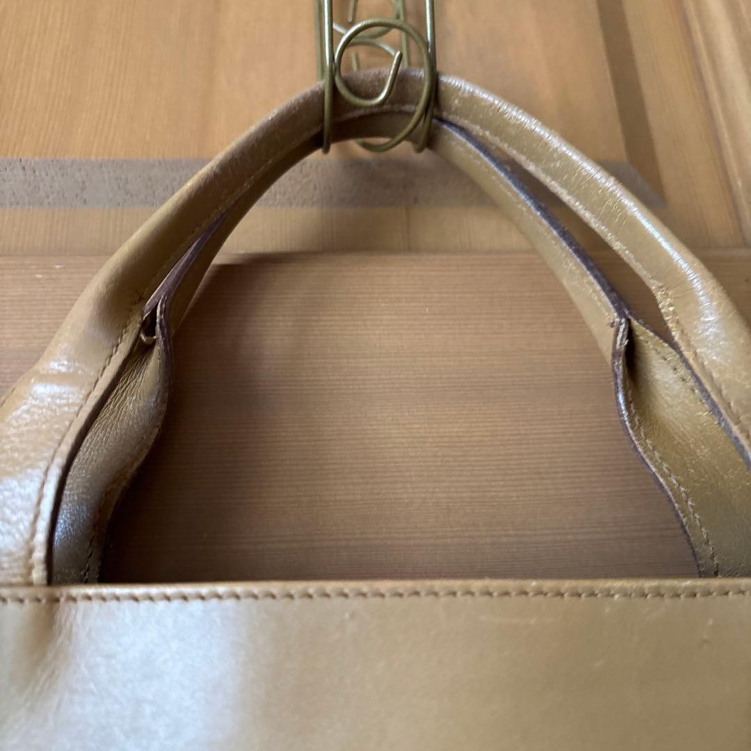 GUCCI Solid Rectangle Tote Hand Bag Leather Beige… - image 16