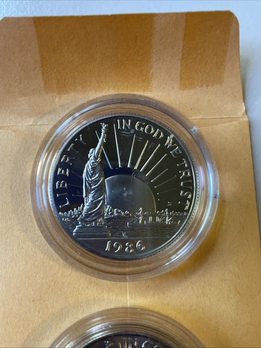 Two 1986 Half Dollars - Nation Of Immigrants - Both Uncirculated- COMBO (#710) - Picture 2 of 6