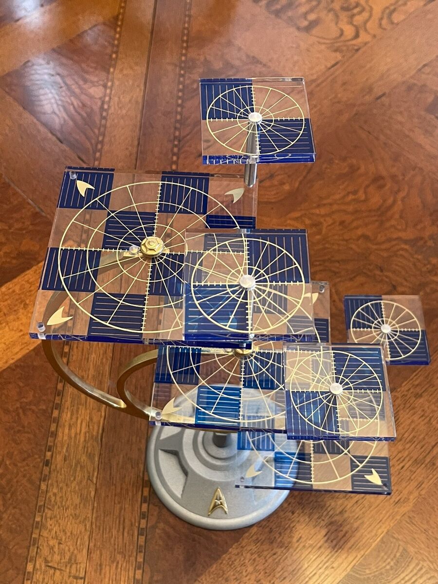 Star Trek Tri-Dimensional Chess Set, 1994 Original Limited Edition by the  Franklin Mint