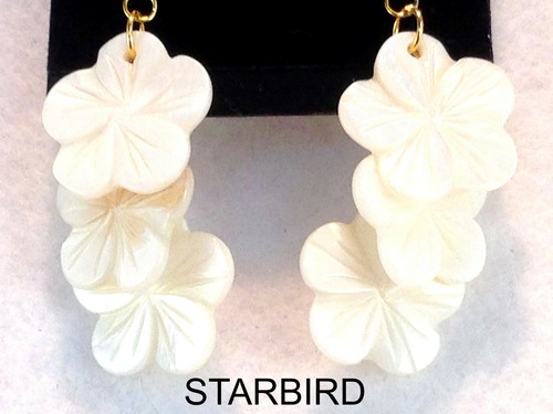 WHITE MOTHER OF PEARL FLOWER DANGLE EARRINGS 80's VINTAGE - Picture 3 of 16