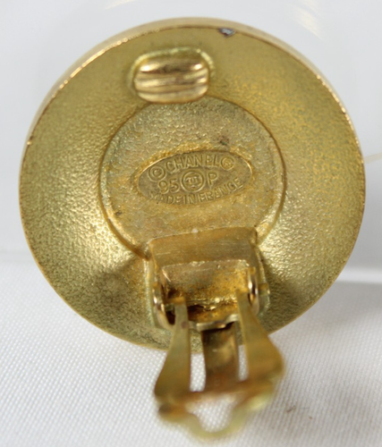 CHANEL Vintage 95P White & Black Enamel Gold Metal Logo Button Clip-On Earrings - Picture 8 of 12