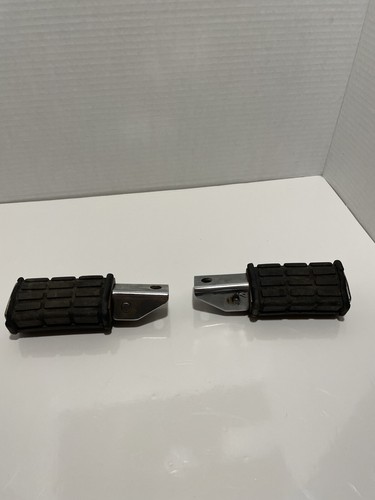 1982 - 1984 YAMAHA XV500 XJ1100 OEM PASSENGER FOOTREST FOOT PEGS 10M-27430 27440 - Foto 3 di 8