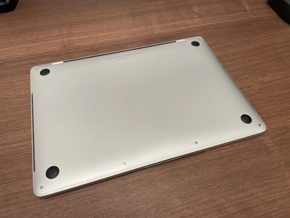 MacBook Pro 13 inch 2017, Intel i5, 8 GB Memory, 256 GB Storage - Image 3 of 4