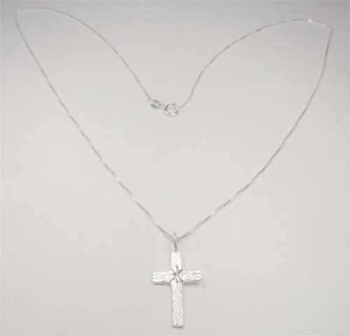 STERLING SILVER HOLY CROSS TEXTURED PLANK RELIGIOUS DEVOTIONAL PENDANT NECKLACE - Picture 4 of 5