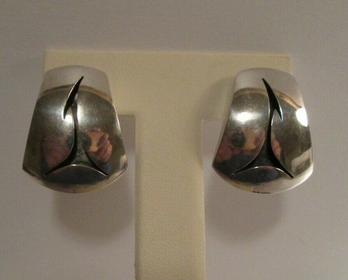 Vintage Modernist Designer gepunzt Knopf Ohrstecker ` Cut Out Design `