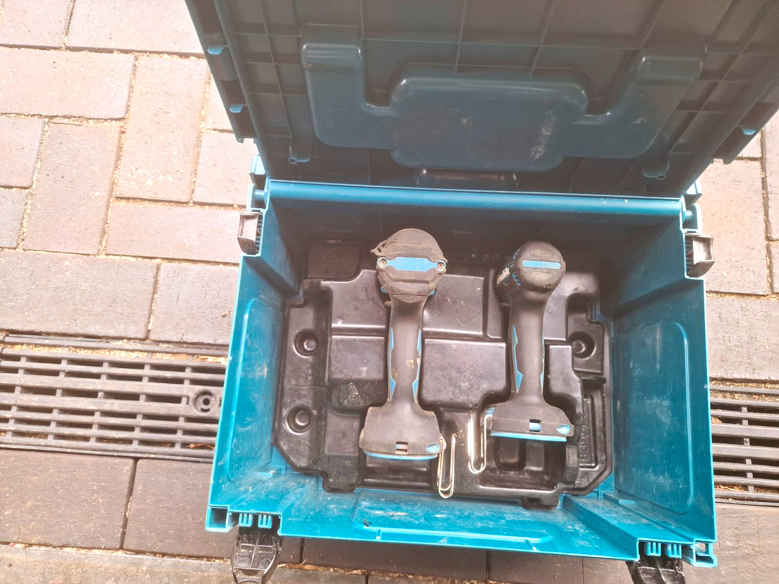 Makita DLX2414JX4 Werkzeugkoffer mit 2 Schrauber ohne Akkus und Ladegerät