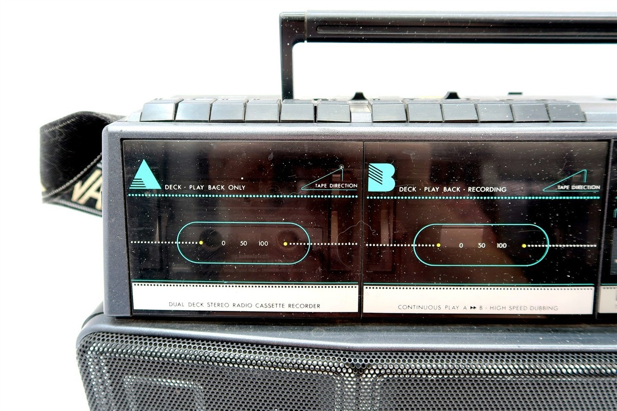 MAGNAVOX AW 8200 AM/FM Dual Cassette Boombox Radio 22
