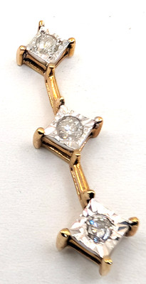 BEAUTIFUL SOLID 10K YELLOW GOLD THREE STONE DIAMOND CHARM / PENDANT