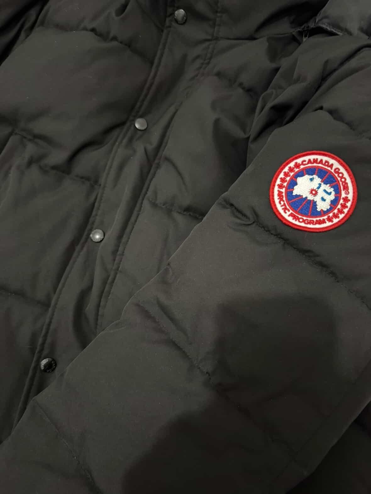 Canada Goose Piumino Uomo Nero con Cappuccio bordo in pelliccia Zip Taglia L