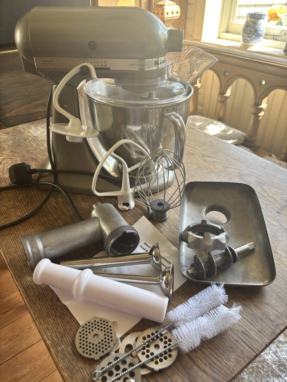 KITCHENAID ARTISAN STAND MIXER, WITH bowl and hooks and sausage maker VGC
Opens in a new window or t