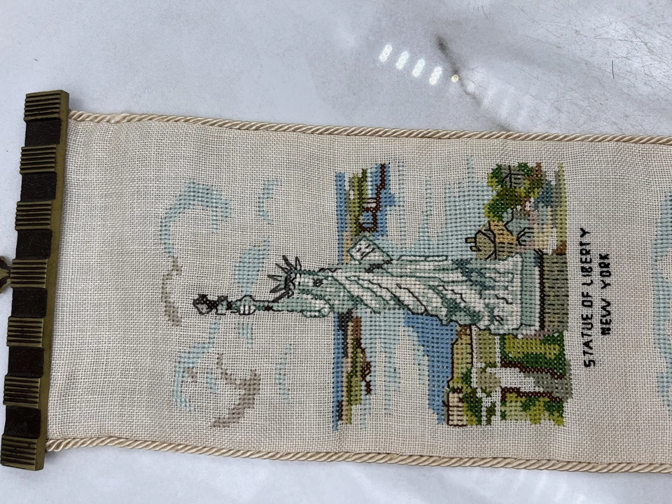 Anillo de latón bordado con punta de aguja Tirador de campana puntos de referencia de EE. UU. DC NY Philadelphia Foto 2 de 4