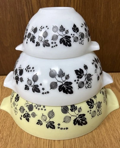 Vintage Pyrex Gooseberry Yellow Black & White Cinderella Bowls 444, 443, 441