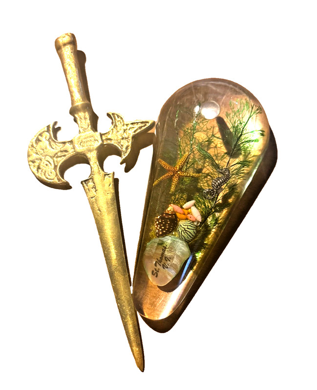 VINTAGE SOUVINEER PEN HOLDER WITH BRASS LETTER OPENER