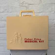 VTG. 1977 FISHER PRICE DOCTOR/NURSE/NP/PA HARD CASE CREME MEDICAL KIT, 936,