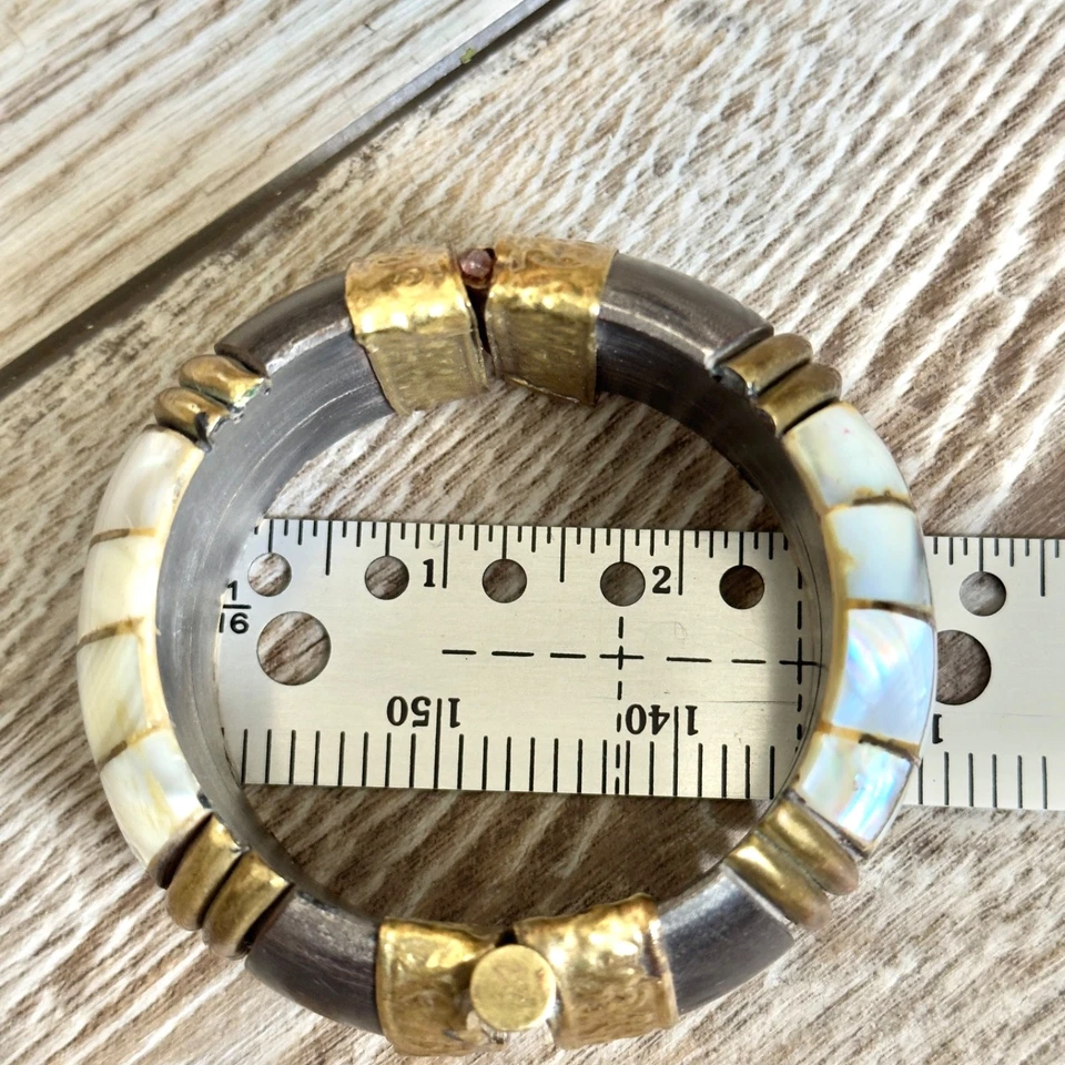 Pulseira vintage articulada robusta madrepérola bronze chifre preto tom dourado - Imagem 2 de 4