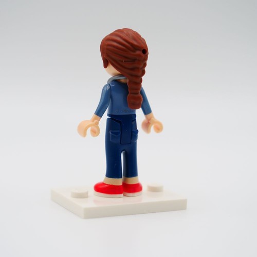 LEGO® Minifig elf044 - Emily Jones - Picture 2 of 2