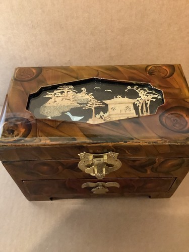 Boîte à bijoux chinoise . Joli art miniature derrière verre très bien fait propre - Photo 10 sur 12