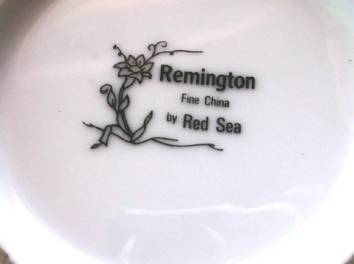 Remington by Red Sea China 4 Soup Coupe Bowls Raised Pink Roses on White - Picture 4 of 4