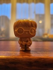 kinder joy harry potter 2024 gold WBEI + (K) Logo