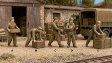 Soldier Loading Supply Crate Diorama Figures 1:87 & 1:64 Scale Military Set