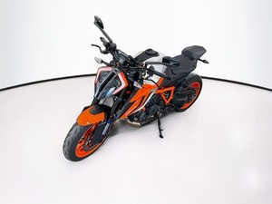 2023 KTM 1290 super duke