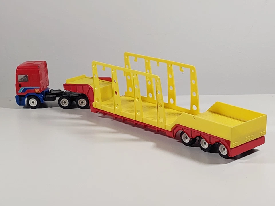 Siku - DAF 95 - 4018 - Tieflader mit Tankstelle - Bild 2 von 4