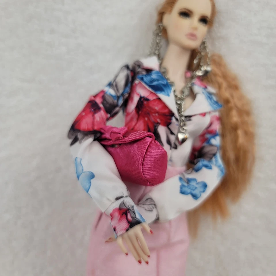 Lovetones & Integrity Toys Doll Unknown Name Strawberry Blonde Purse Shoes - Image 3 of 4