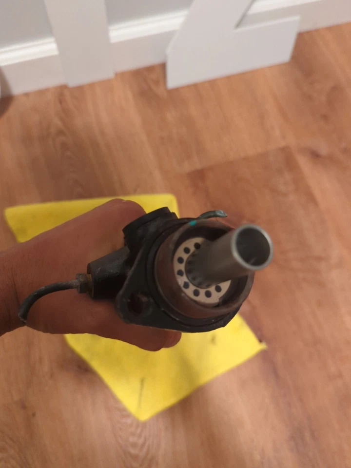 Mercedes Benz 300D W123 1981 cilindro maestro de freno Foto 3 de 4