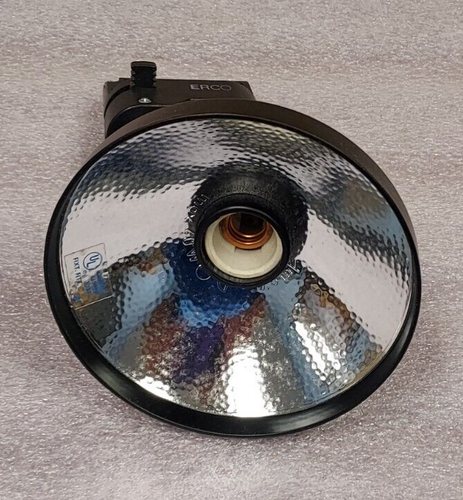 TRACK LIGHTS - OMEGA - 60 HZ, 120 VOLTS, 6 AMP - A C ONLY - OMEGA LISTED 103F - Picture 7 of 13