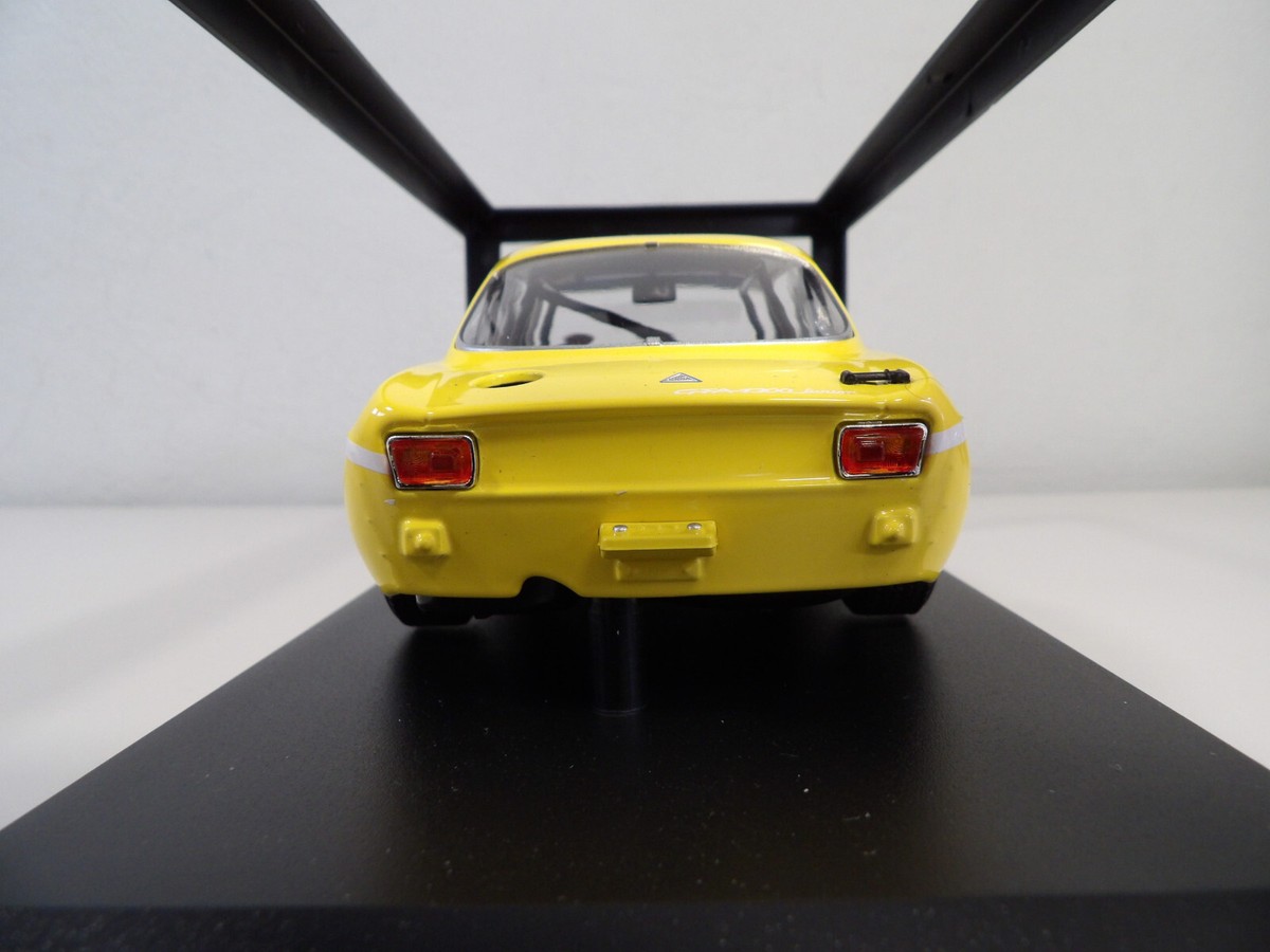 RARE MINICHAMPS 1:18 ALFA ROMEO GTA 1300 JUNIOR – 1971 – YELLOW